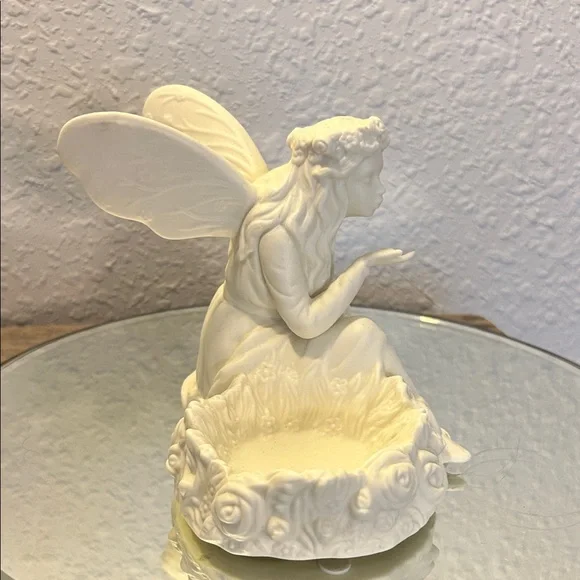 White Fairy Figurine with Rose Bowl - Picture 5 of 10